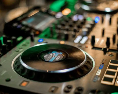 pros and cons of ai in music